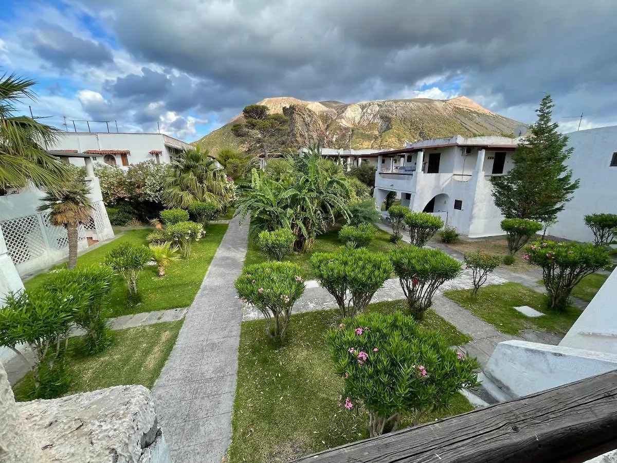 Hola Vulcano 0*, Vulcano (Isola)